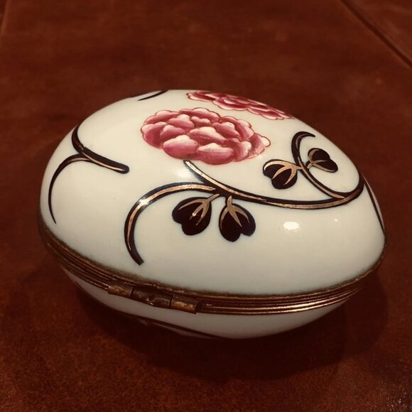 LIMOGES Vintage White Hand Made Porcelain Pink Blue Gold Floral Trinket Box Egg - Picture 5 of 10
